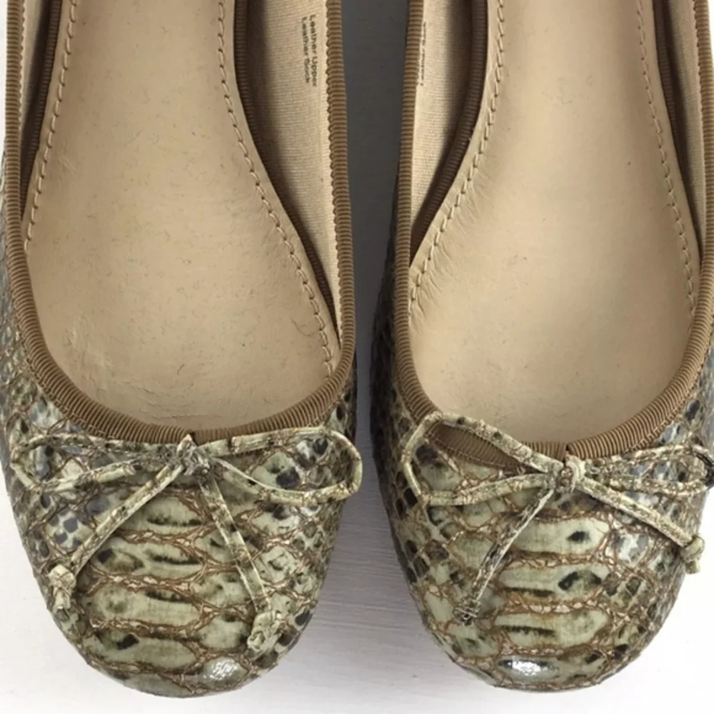 10022-Shoe Saks Fifth‎ Avenue Green/Brown Leather Snake Skin Bow Flats Sz 7